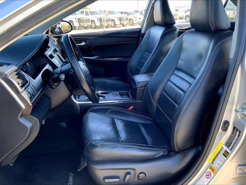 Used 2016 Toyota Camry XLE image 7