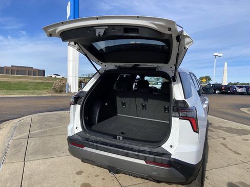 Used 2025 Chevrolet Equinox LT image 25