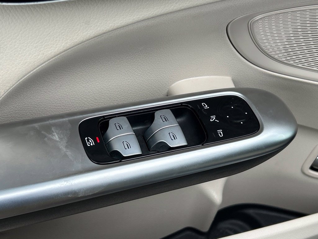 Used 2022 Mercedes-Benz C 300 Sedan image 19