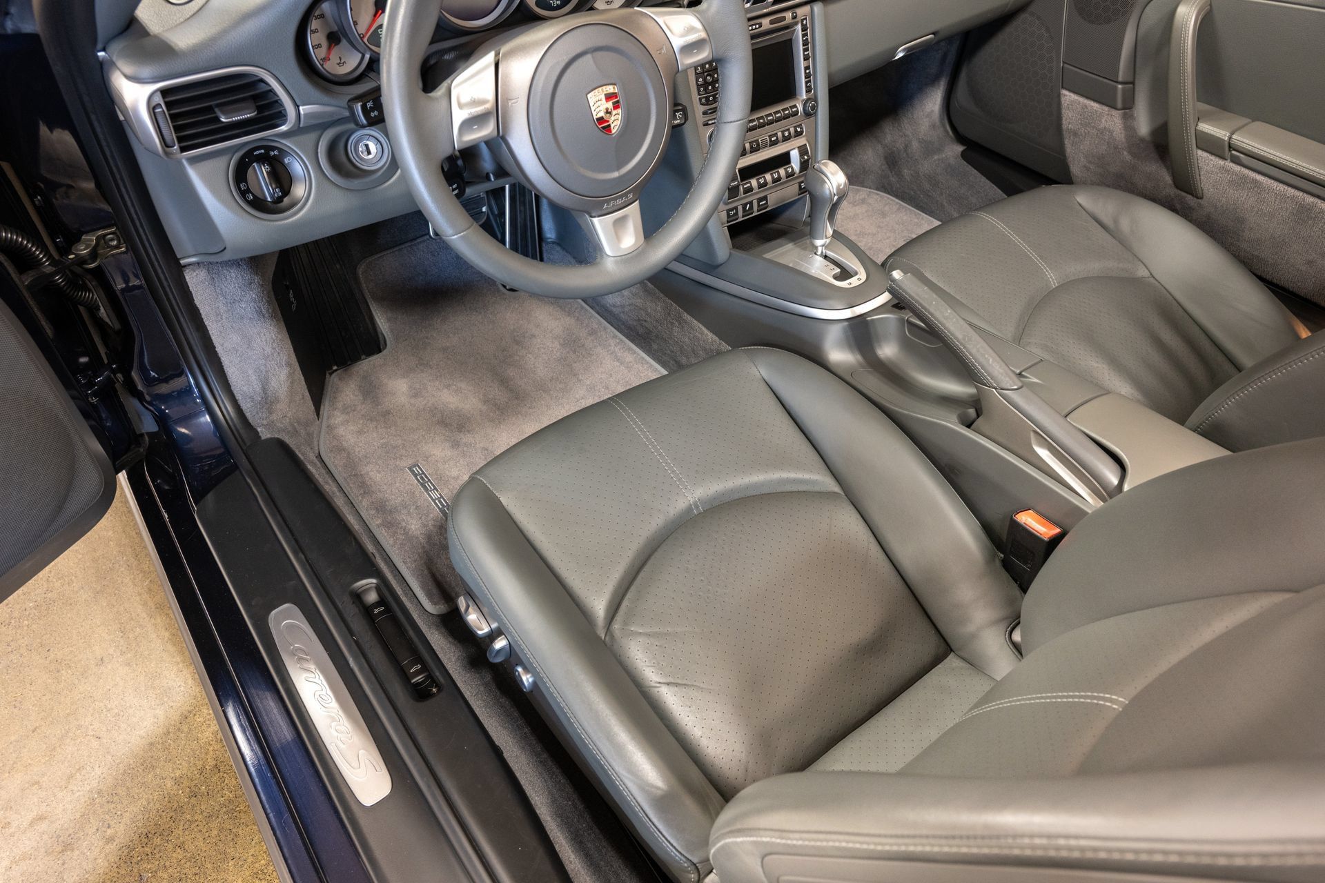 Used 2006 Porsche 911 Carrera S RWD image 28