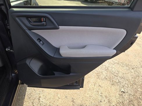 Used 2015 Subaru Forester 2.5i Premium image 8