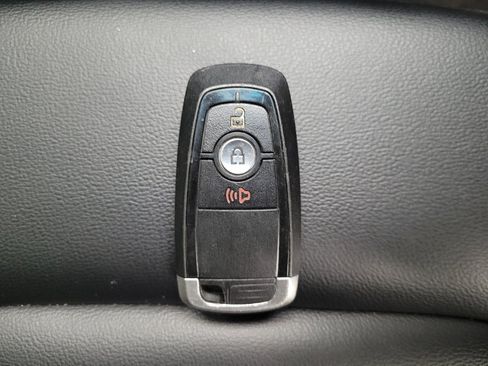 Used 2019 Ford Edge SEL w/ Equipment Group 201A FWD image 32