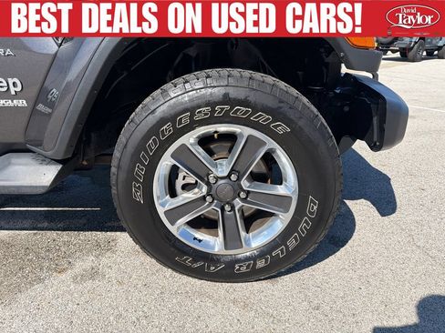 Used 2018 Jeep Wrangler Unlimited Sahara AWD/4WD image 30