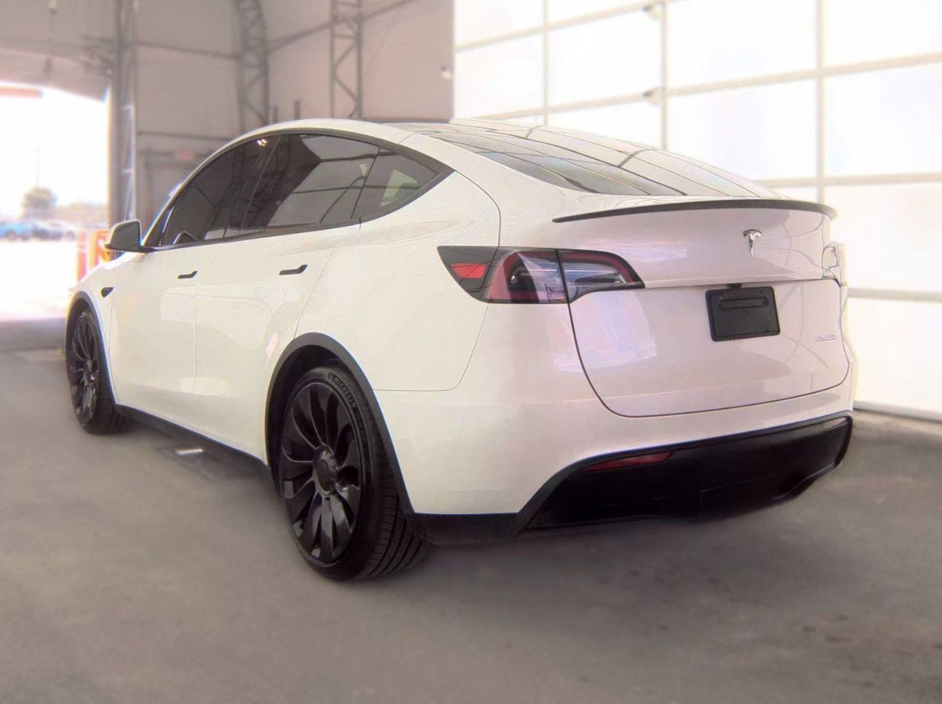 Used 2023 Tesla Model Y Long Range AWD/4WD image 6