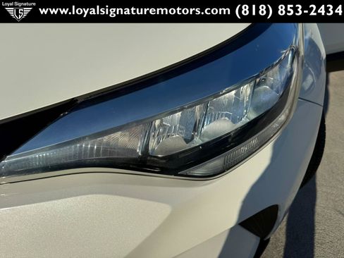Used 2020 Toyota C-HR XLE FWD image 30