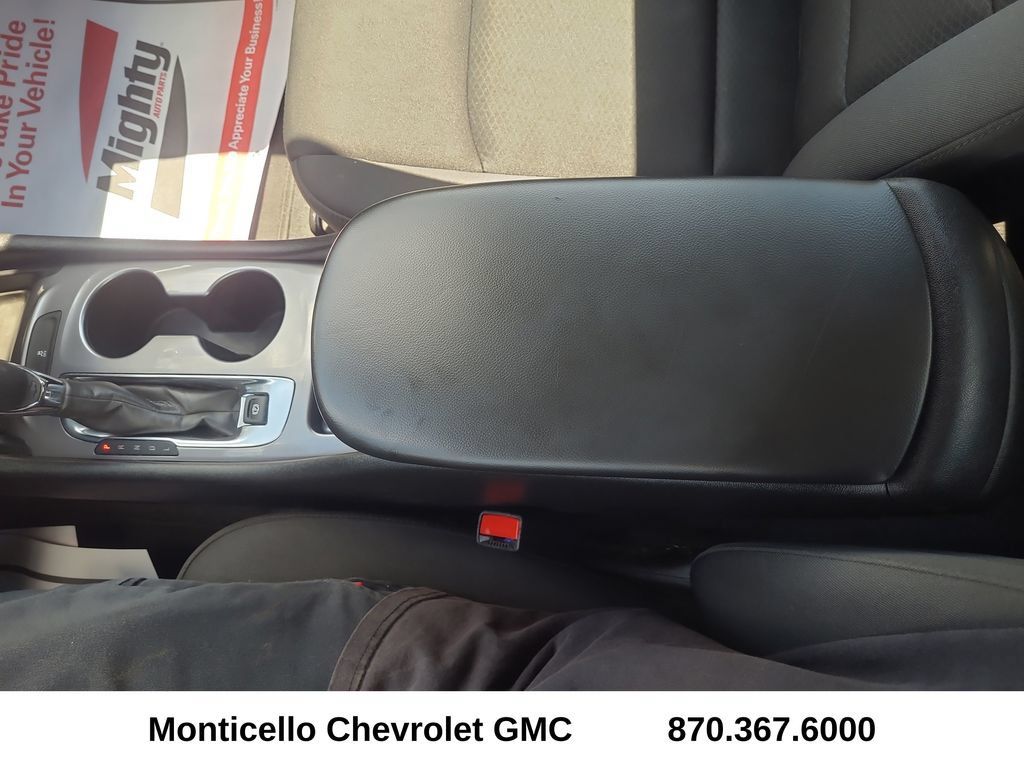 Used 2024 Chevrolet Malibu LS FWD image 21