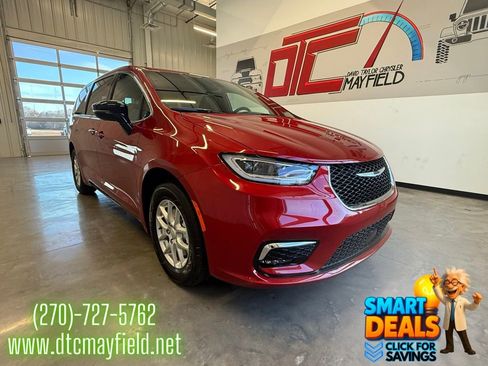 New 2026 Chrysler Pacifica Select FWD image 1