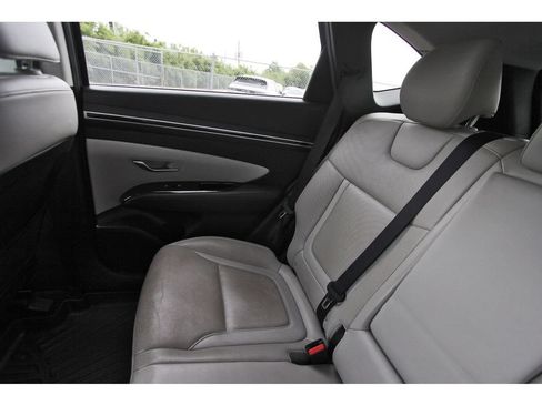 Used 2023 Hyundai Tucson Limited FWD image 12