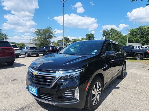Used 2024 Chevrolet Equinox LT FWD image 1