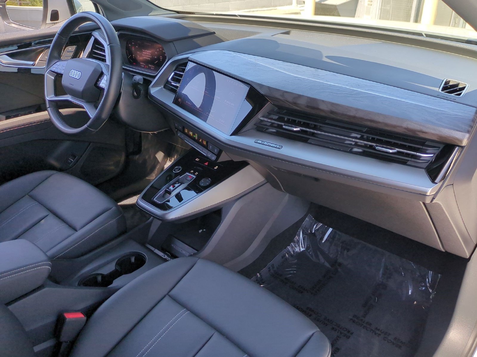 Used 2024 Audi Q4 e-tron Premium AWD/4WD image 20