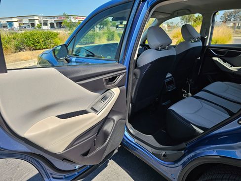 Used 2024 Subaru Forester AWD/4WD image 17