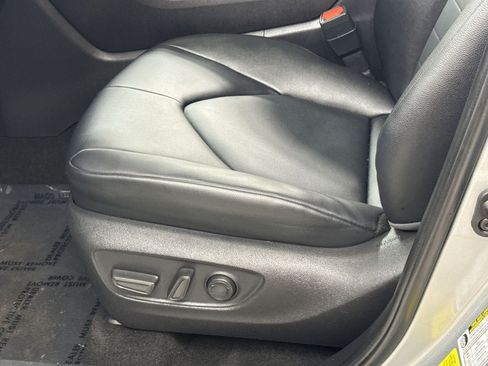 Used 2025 Toyota Highlander XLE AWD/4WD image 26