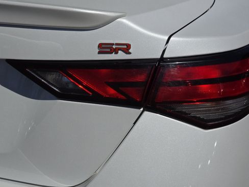 Used 2025 Nissan Sentra SR w/ SR Premium Package FWD image 26