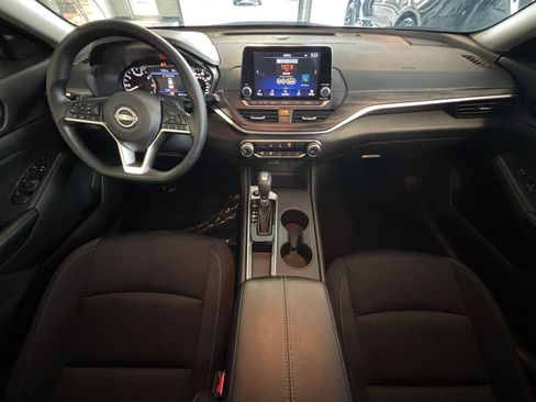 Used 2026 Nissan Altima 2.5 SV FWD image 32