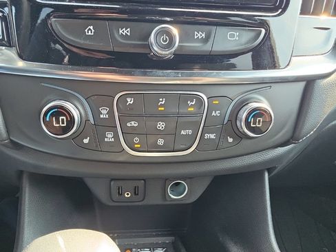 Used 2024 Chevrolet Traverse LT w/ LPO, Floor Liner Package AWD/4WD image 7