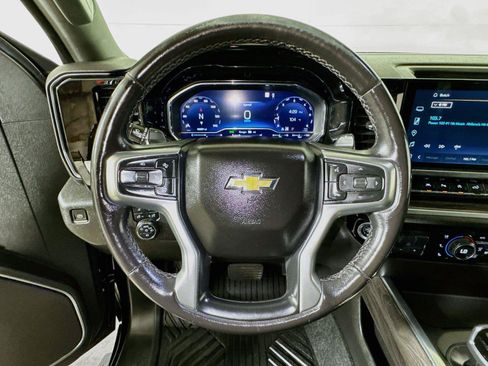 Used 2022 Chevrolet Silverado 1500 LTZ w/ LTZ Convenience Package II AWD/4WD image 9