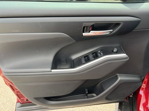New 2026 Toyota Highlander XSE AWD/4WD image 11