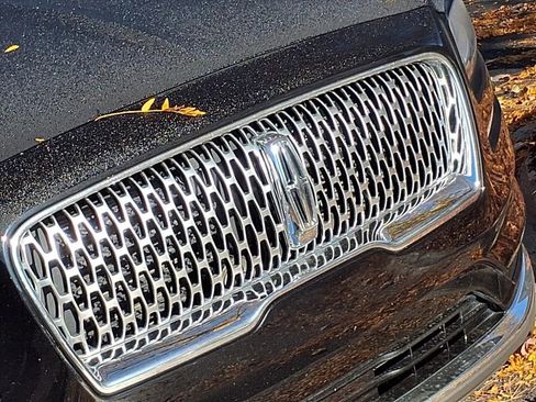 Used 2023 Lincoln Nautilus Reserve image 30