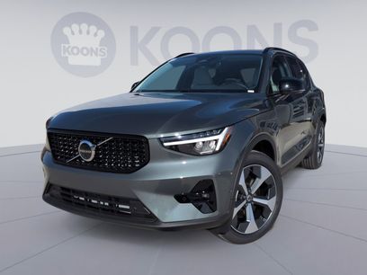 New 2026 Volvo XC40 B5 Plus w/ Protection Package Premier