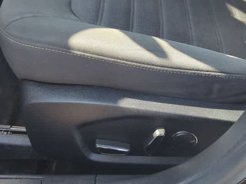 Used 2020 Ford Fusion SE FWD image 15