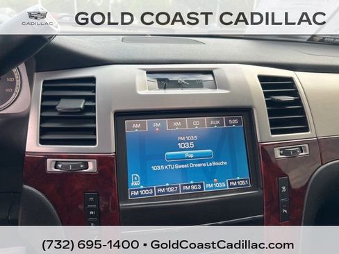 Used 2011 Cadillac Escalade ESV Luxury AWD/4WD image 21