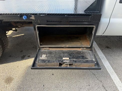 Used 2011 Ford F550 2WD Regular Cab Super Duty w/ XL Value Pkg image 11