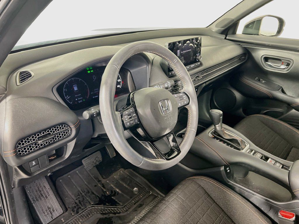 Used 2024 Honda HR-V Sport image 6