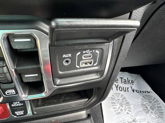 Used 2021 Jeep Gladiator Rubicon AWD/4WD image 17