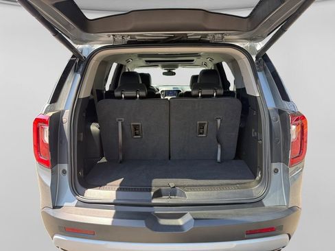 Used 2023 GMC Acadia SLT FWD image 16