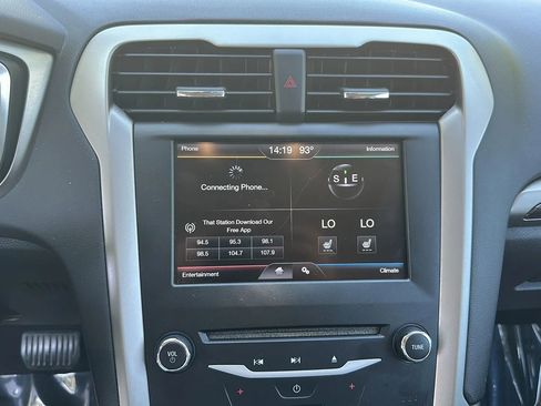 Used 2013 Ford Fusion SE image 34