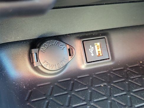 Used 2025 Toyota RAV4 LE image 28