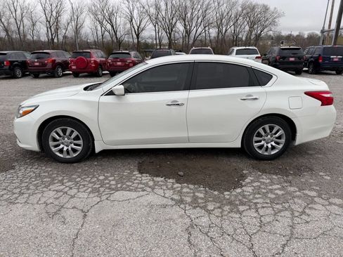 Used 2017 Nissan Altima 2.5 S w/ Power Driver Seat Package image 6