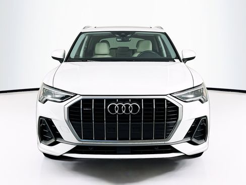 Used 2025 Audi Q3 2.0T Premium AWD/4WD image 2