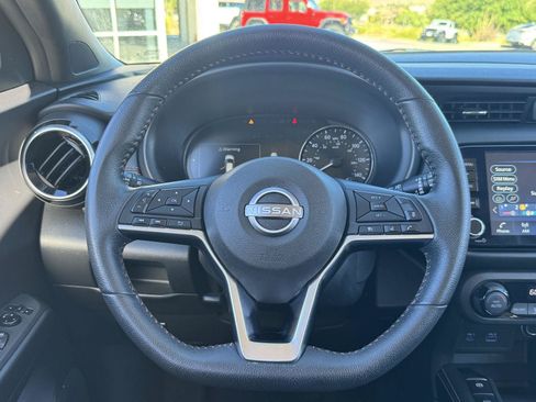 Used 2023 Nissan Kicks SR FWD image 16