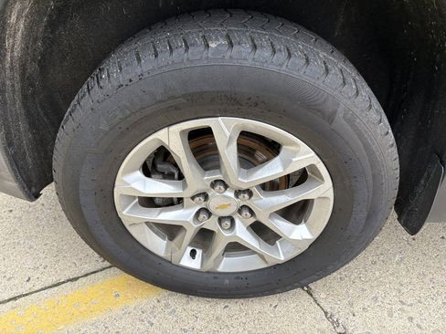 Used 2020 Chevrolet Traverse LS image 11