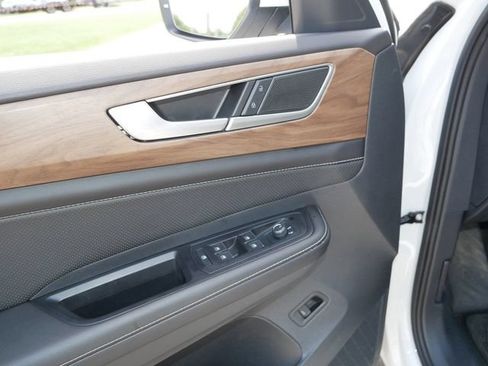 Certified 2026 Volkswagen Atlas SE AWD/4WD image 16
