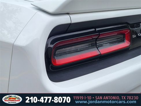 Used 2018 Dodge Challenger GT w/ Driver Convenience Group image 9