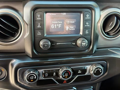 Used 2020 Jeep Gladiator Sport AWD/4WD image 30