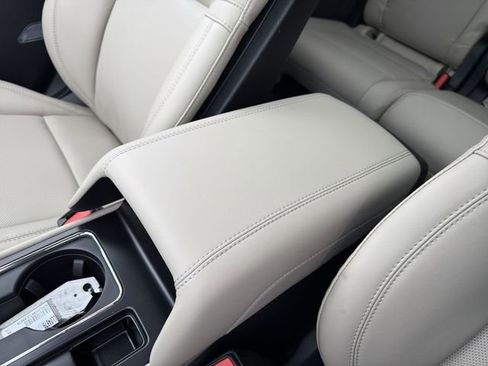 Used 2026 Lincoln Corsair Premiere image 21