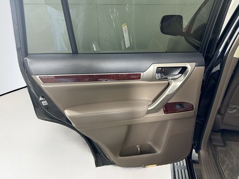 Used 2018 Lexus GX 460 image 27