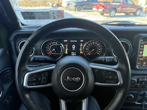 Used 2021 Jeep Gladiator Overland w/ Popular Equipment Package image 21