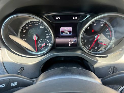 Used 2019 Mercedes-Benz GLA 250 4MATIC image 32