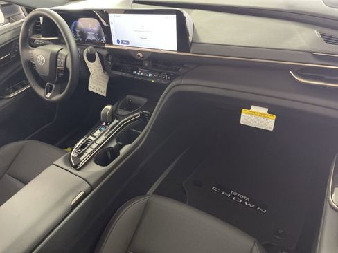 New 2026 Toyota Crown Signia image 25