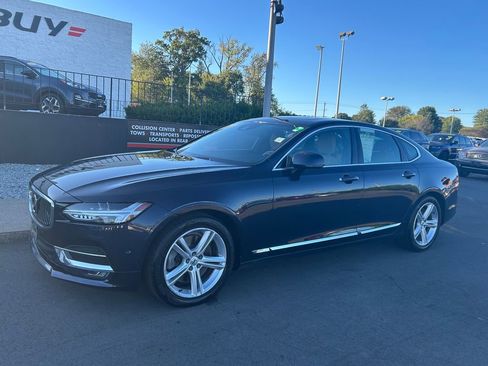 Used 2017 Volvo S90 T6 Inscription w/ Vision Package image 2