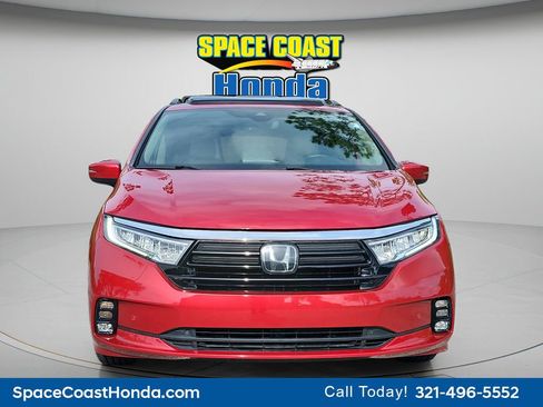 Certified 2023 Honda Odyssey Touring image 4
