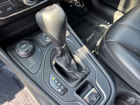 Certified 2020 Jeep Cherokee Latitude Plus image 25