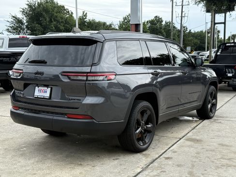 Used 2023 Jeep Grand Cherokee L Limited w/ Black Appearance Package AWD/4WD image 5