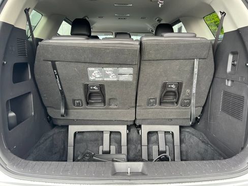 Used 2023 Kia Carnival LX FWD image 21