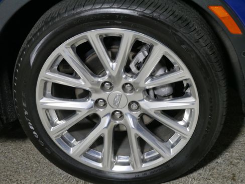 Used 2021 Cadillac XT4 Premium Luxury AWD/4WD image 15
