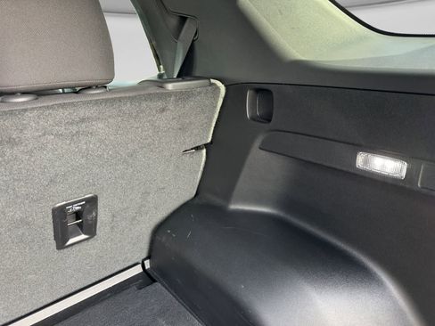 Used 2026 Chevrolet Equinox LT FWD image 21